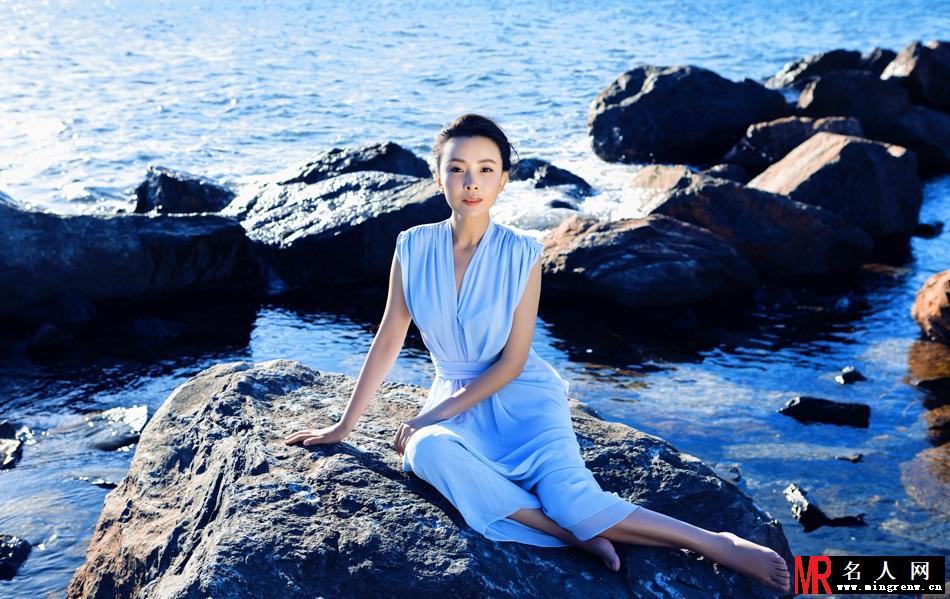 刘威葳海边清新唯美写真 优雅演绎夏日风情(1)