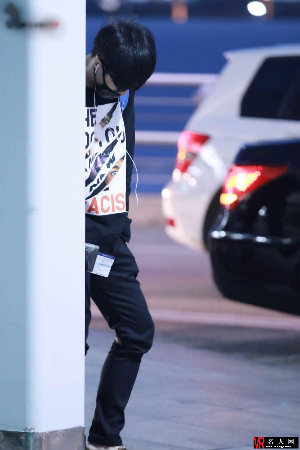 EXO张艺兴2014年11月机场写真 飞往日本可爱呆萌(1)