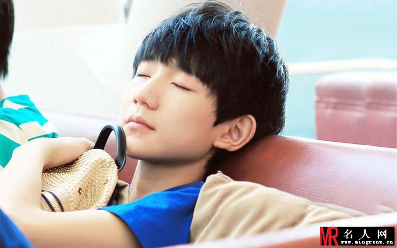 TFBOYS王源帅气写真 呆萌可爱粉丝大赞(1)