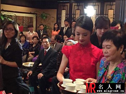 林依晨身着旗袍喜气洋洋 订婚现场曝光惹关注(1)