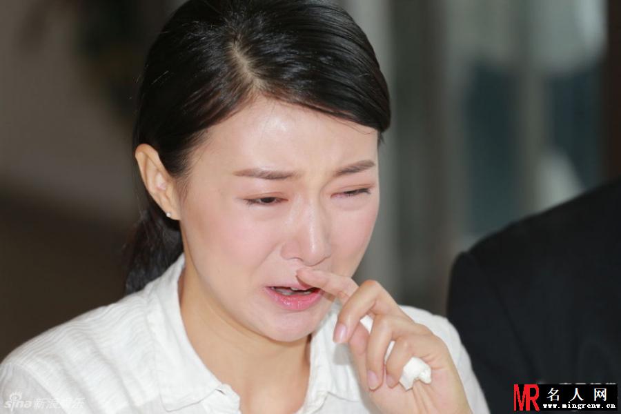 马赛不雅视频遭泄 记者会痛哭流涕(1)