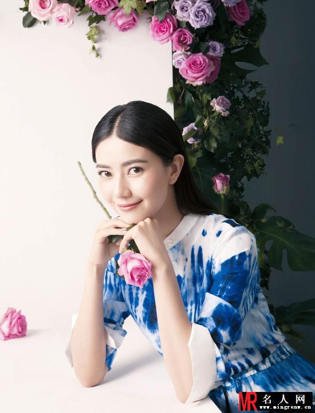 高圆圆春意写真 恬静迷人绽放暖春魅力(1)