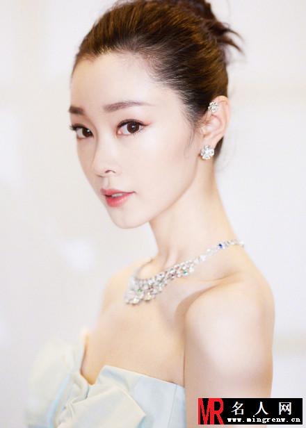 宋轶冰淇淋绿长裙走红毯 清新甜美小性感(1)