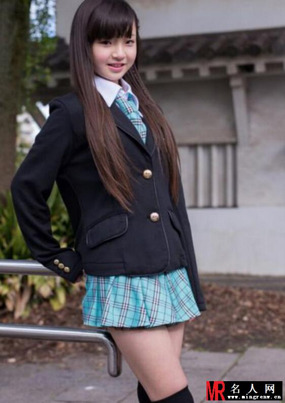 日本小学生女团走红 走成熟性感风遭吐槽(1)