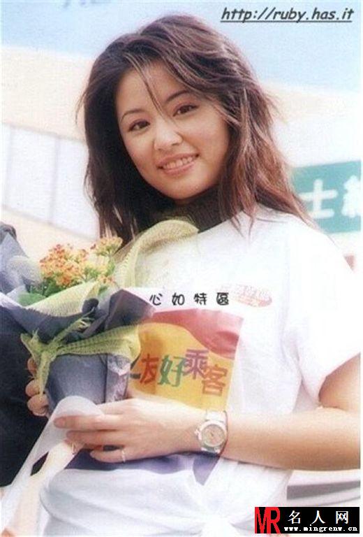 林心如出席1999年台湾921地震筹款义卖活动组图(1)