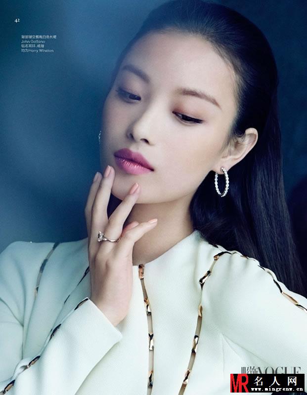 倪妮登《vogue》新娘特刊 笑容甜美优雅迷人(1)