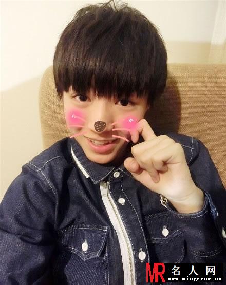 TFBOYS王俊凯2015自拍生活照 帅气阳光卖萌可爱(1)