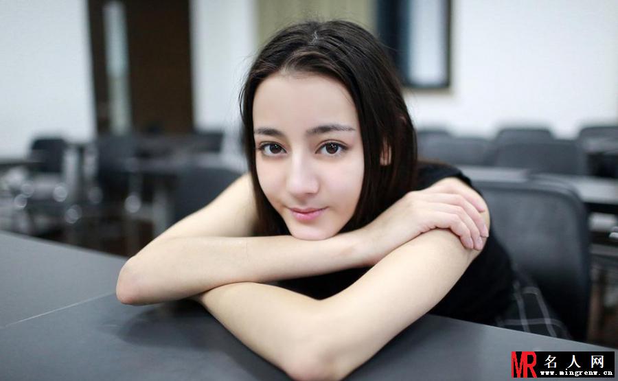 迪丽热巴清新写真 清新可人宛若仙女(1)