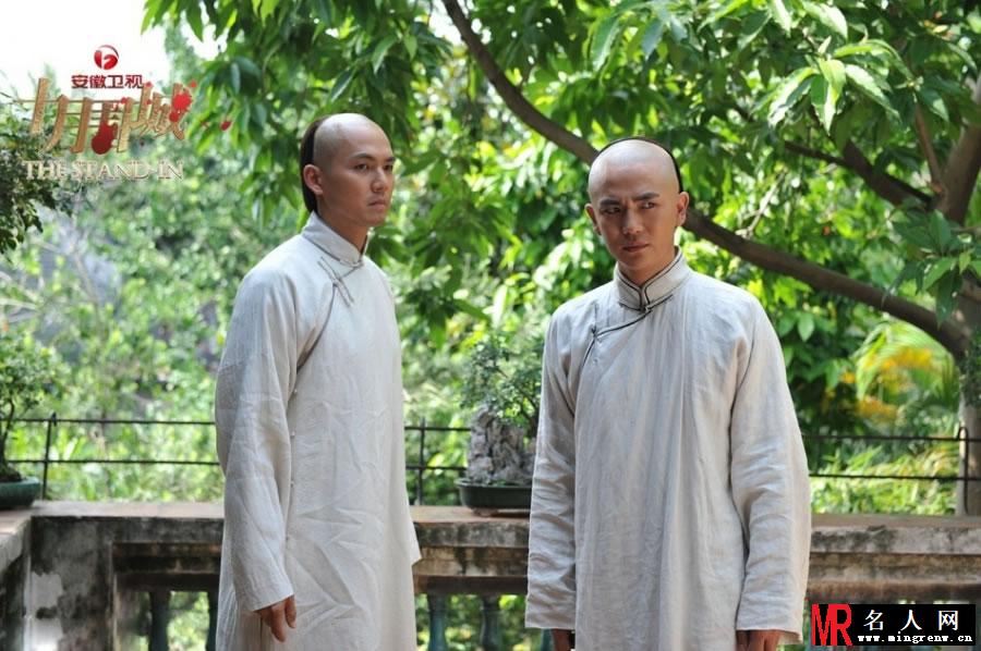 十月围城曝光双雄海报 战火连天诠释豪情英雄(1)