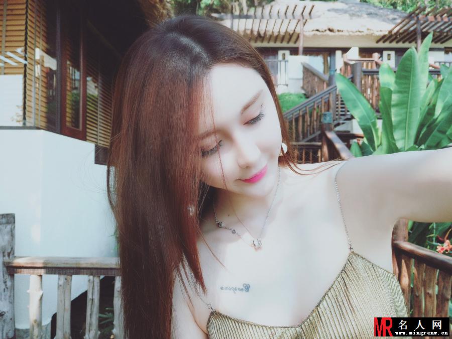 吴亦凡前女友小G娜最新生活照 简直就像充气娃娃(1)