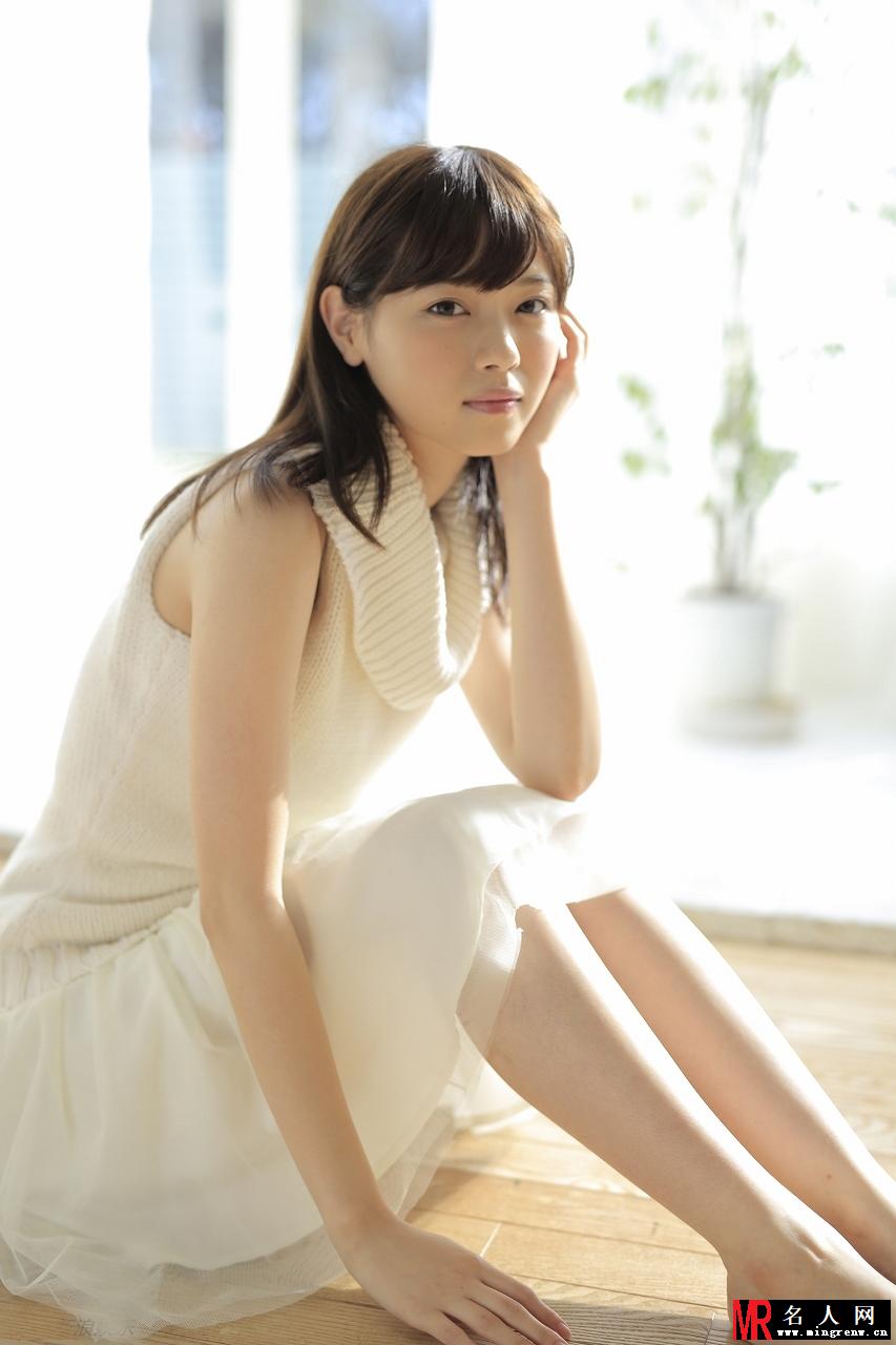 西野七濑白裙写真 气质清新纯美(1)