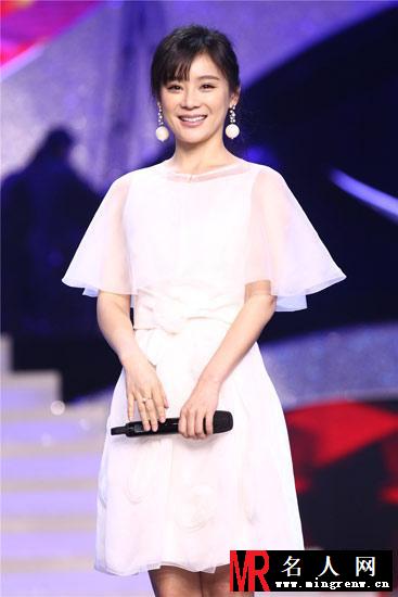 袁姗姗湖北卫视春晚演唱《我和春天有个约会》(1)