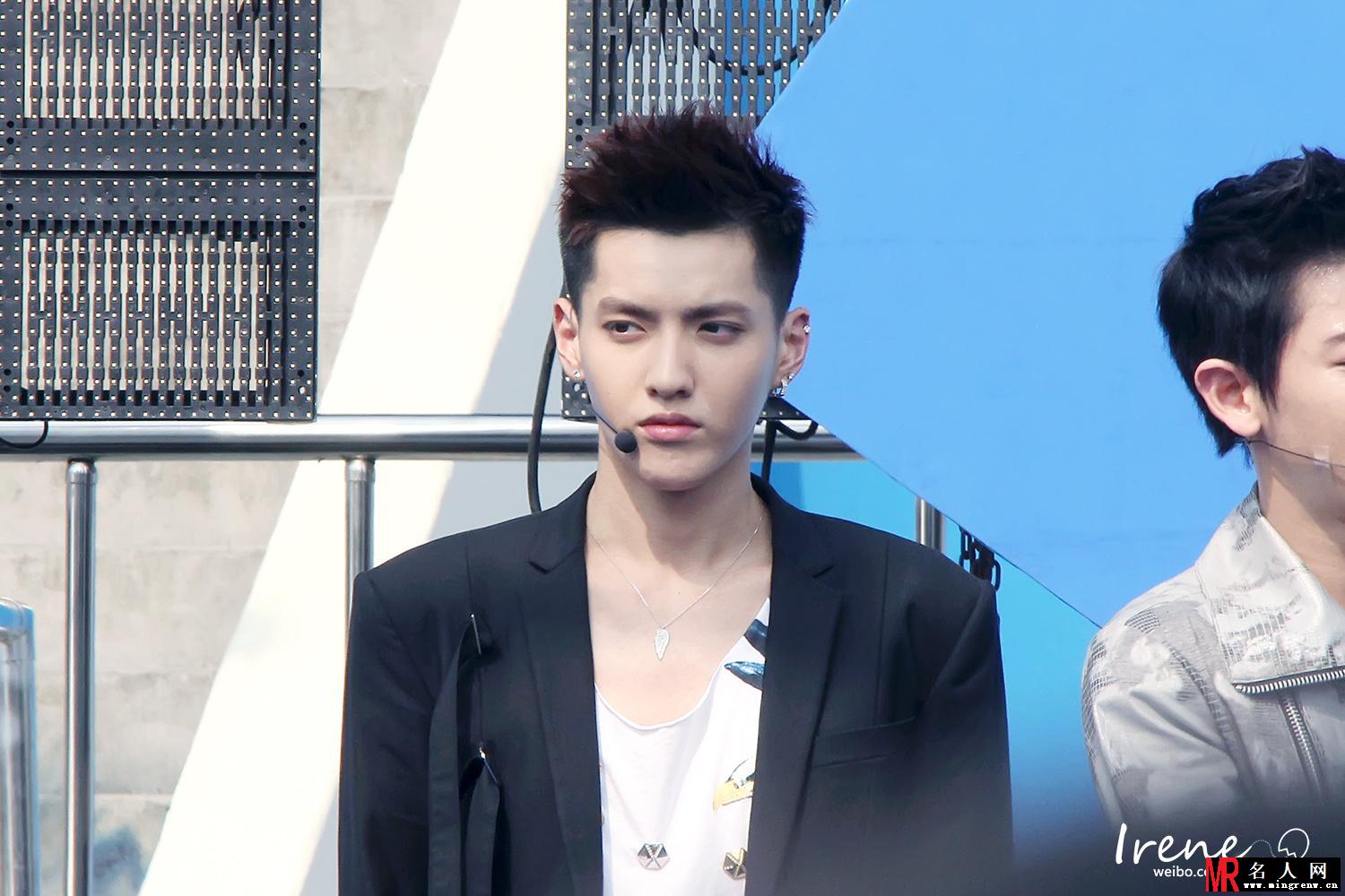 2013年EXO景福高中公演吴亦凡图片 队长帅气阳光(1)
