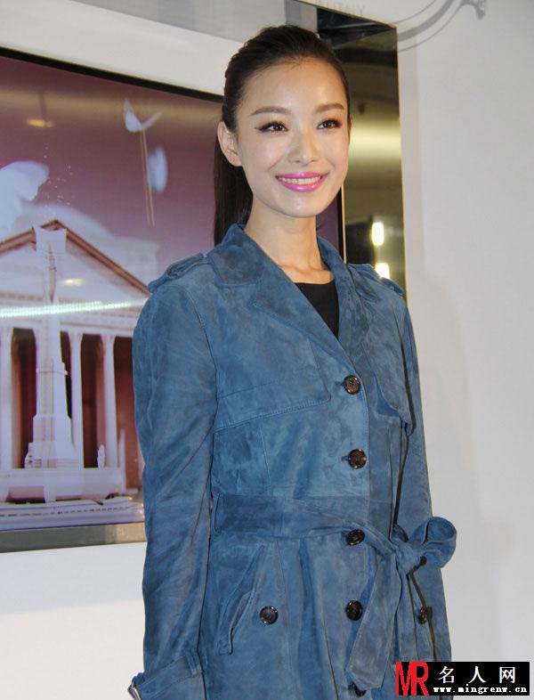 倪妮2013活动大图集第一弹 性感白礼服勾勒S身材(1)