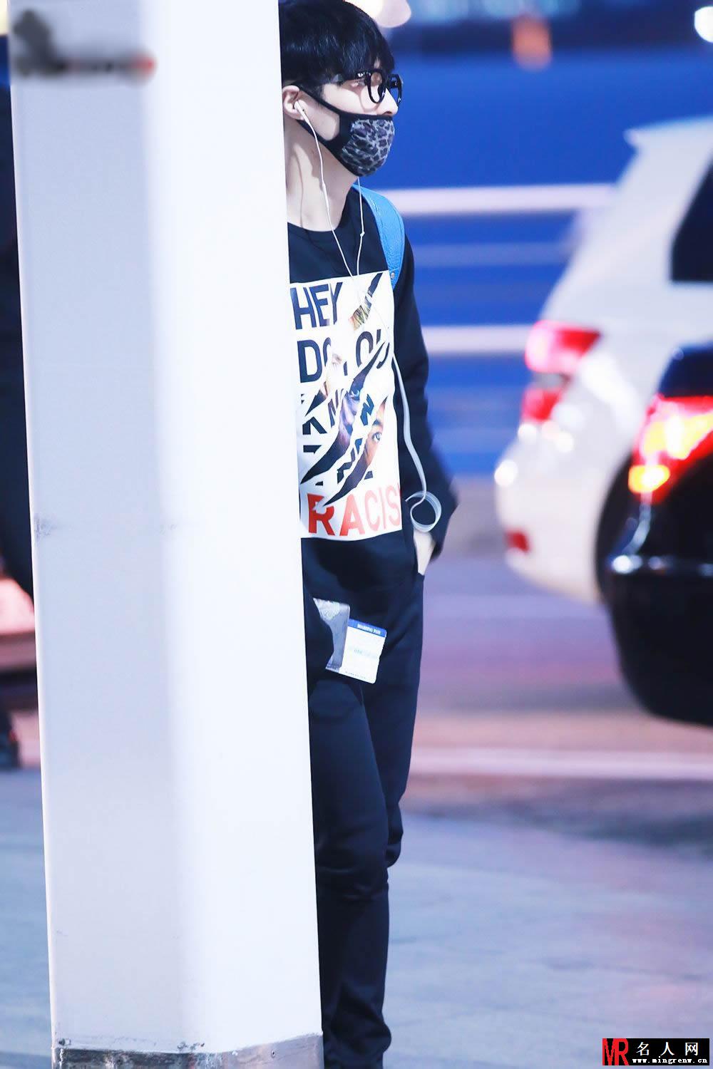 EXO张艺兴2014年11月机场写真 飞往日本可爱呆萌(1)