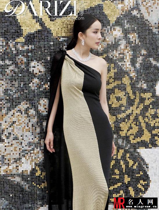 杨幂2013《大日子》写真 抹胸婚纱露双峰(1)