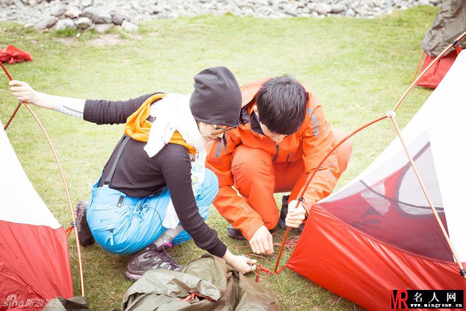 《花儿与少年2》成员登山遭遇危机 冲突显现(1)
