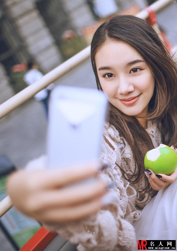 程砚秋清新俏皮写真 可爱青春活力十足(1)