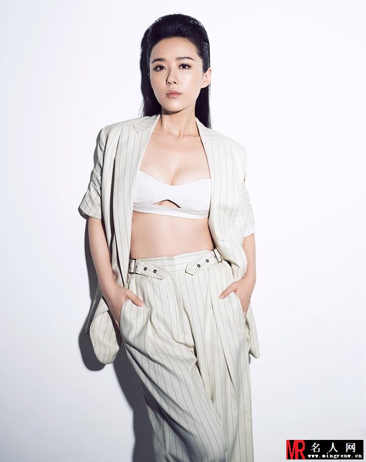 颜丹晨最新性感写真 大秀豪乳展魅惑(1)