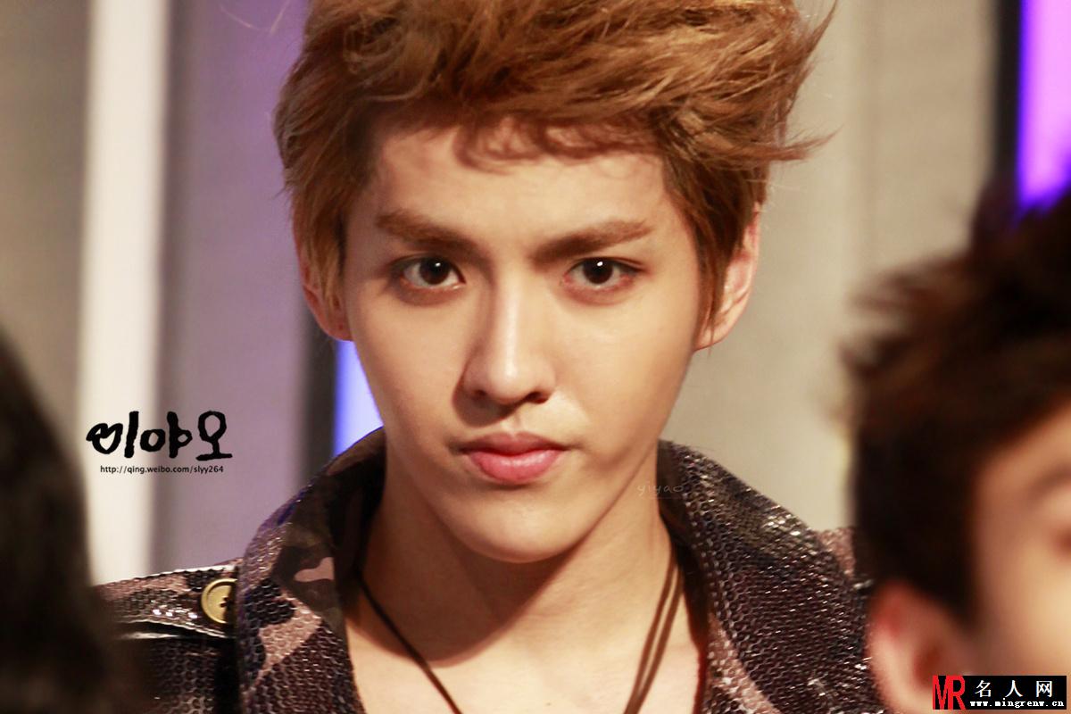 2012年EXO参加ShowChampion活动吴亦凡图片 颜值爆表(1)