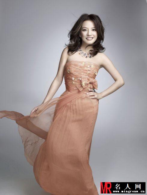 赵薇2010写真曝光 自称做自己的的导演(1)