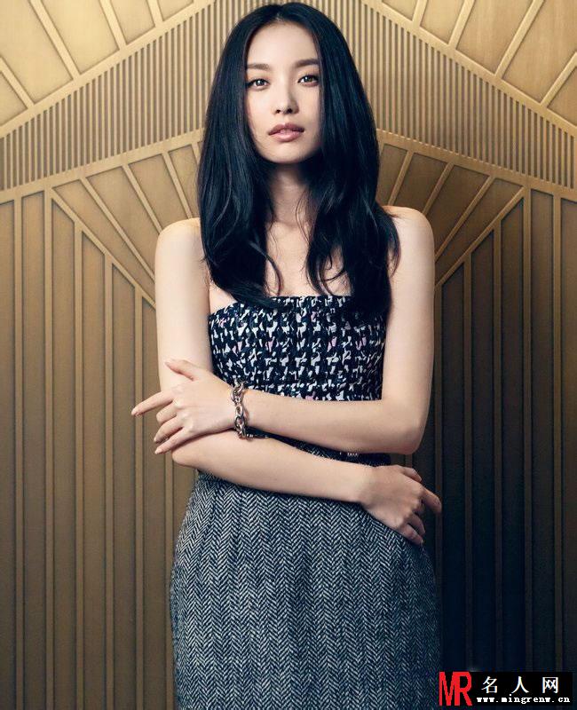 倪妮14年1月外滩画报封面 知性成熟散发女强人气场(1)