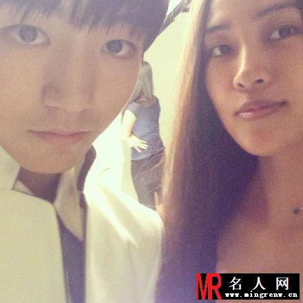 TFBOYS和陈漫合照 卖萌可爱(1)