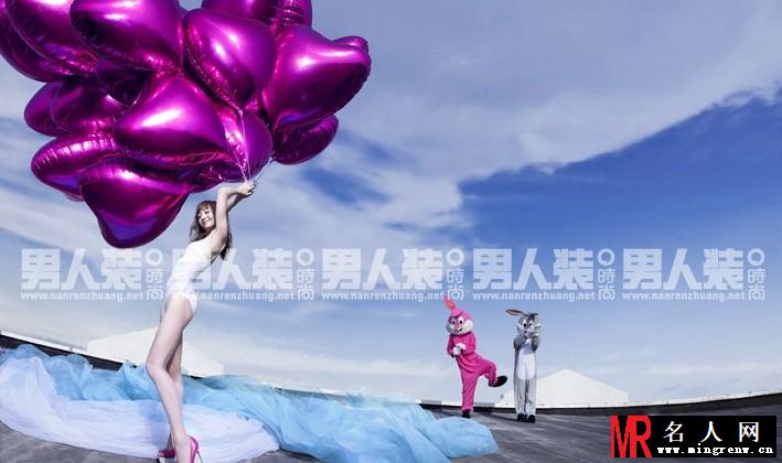 姚笛穿比基尼登《男人装》秀性感身材(1)
