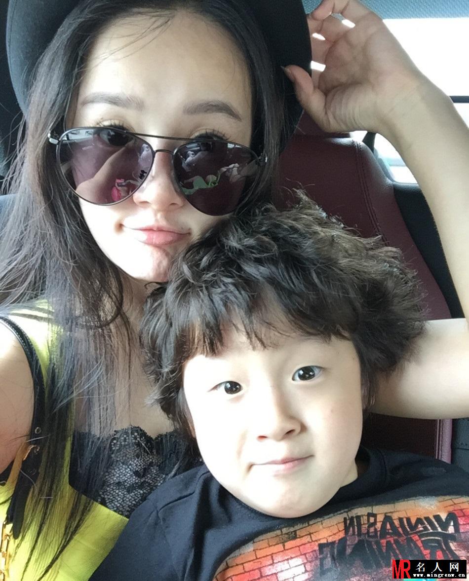曝邹市明娇妻冉莹颖美艳私照 系央视主持人(1)