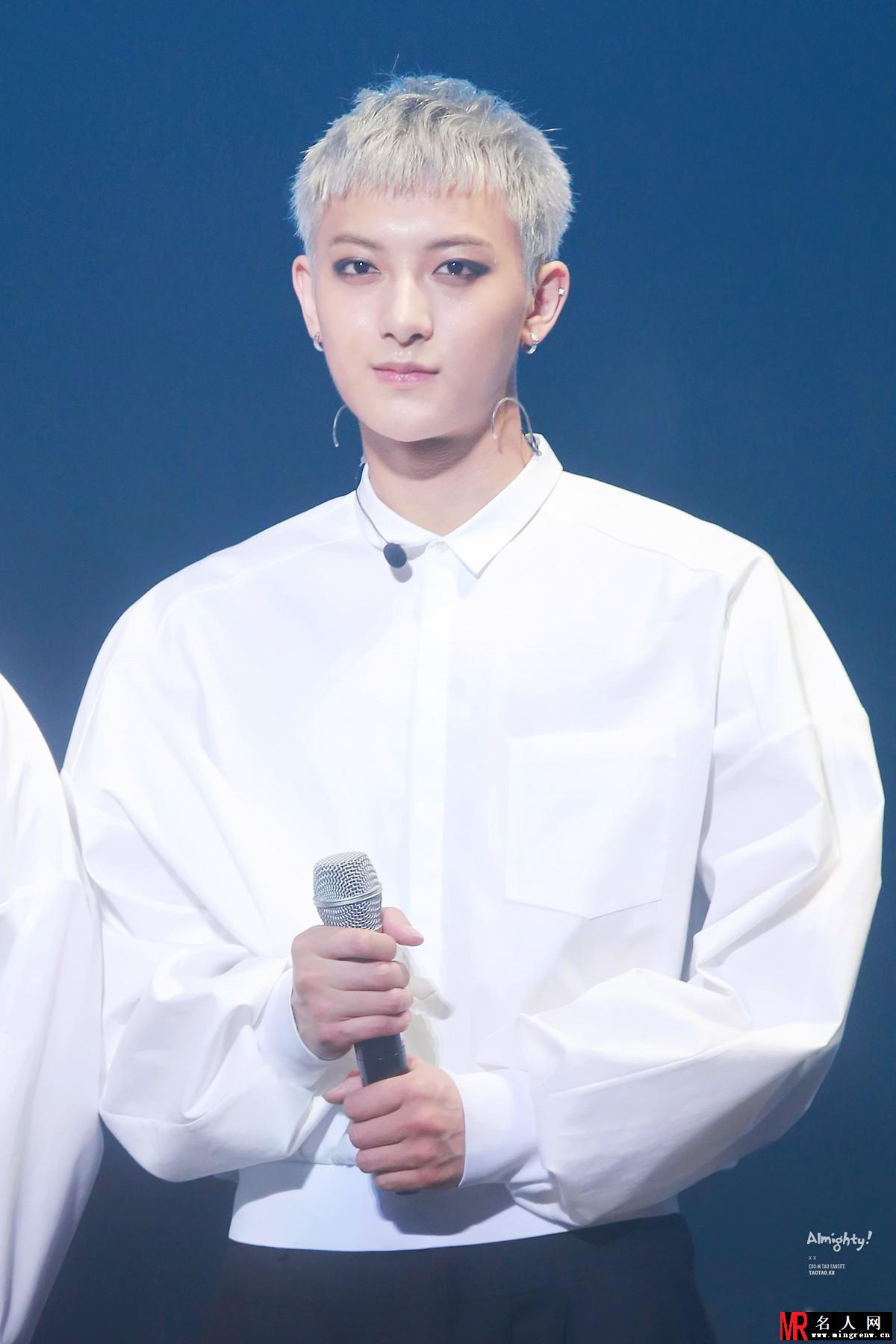2014年4月EXO帅气亮相Mini ShowCase现场火爆黄子韬图片(1)