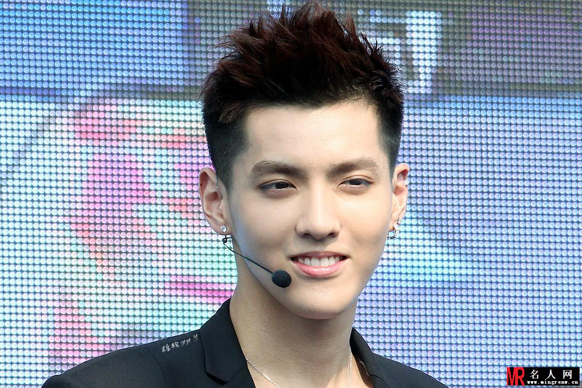 2013年EXO景福高中公演吴亦凡图片 队长帅气阳光(1)