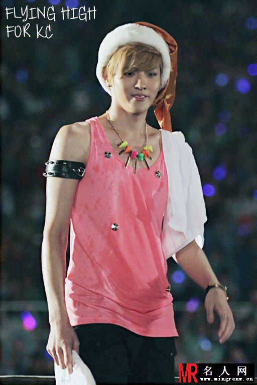 吴亦凡2012年新加坡SMT激情演唱掀起全场高潮(1)