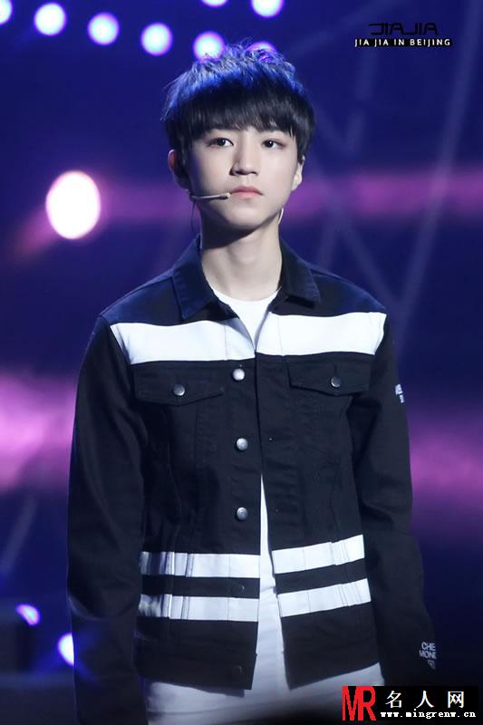 TFBOYS王俊凯《快乐大本营》现场(1)