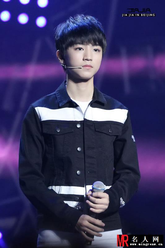 TFBOYS王俊凯《快乐大本营》现场(1)