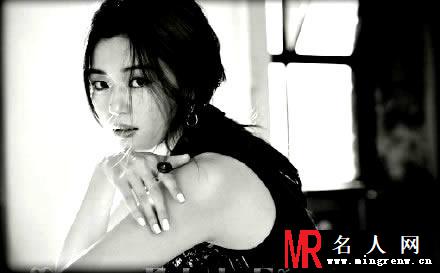 全智贤《ELLE》最新写真 慵懒迷人女神气质(1)