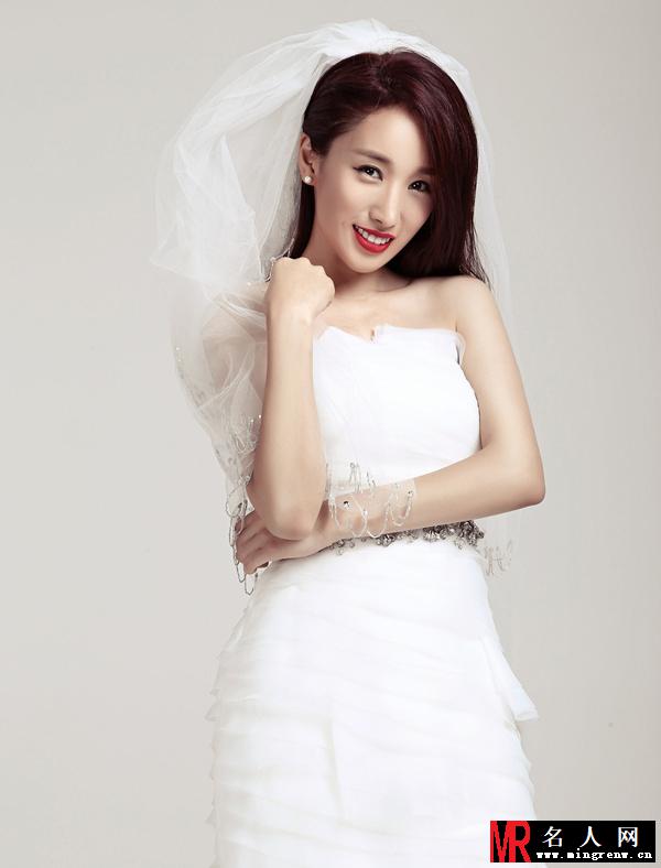 李依蔓婚纱大片曝光 笑容灿烂美丽动人(1)