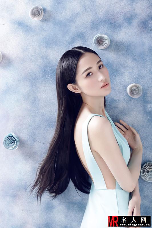 蓝燕最新清凉写真 侧露半球性感无限(1)