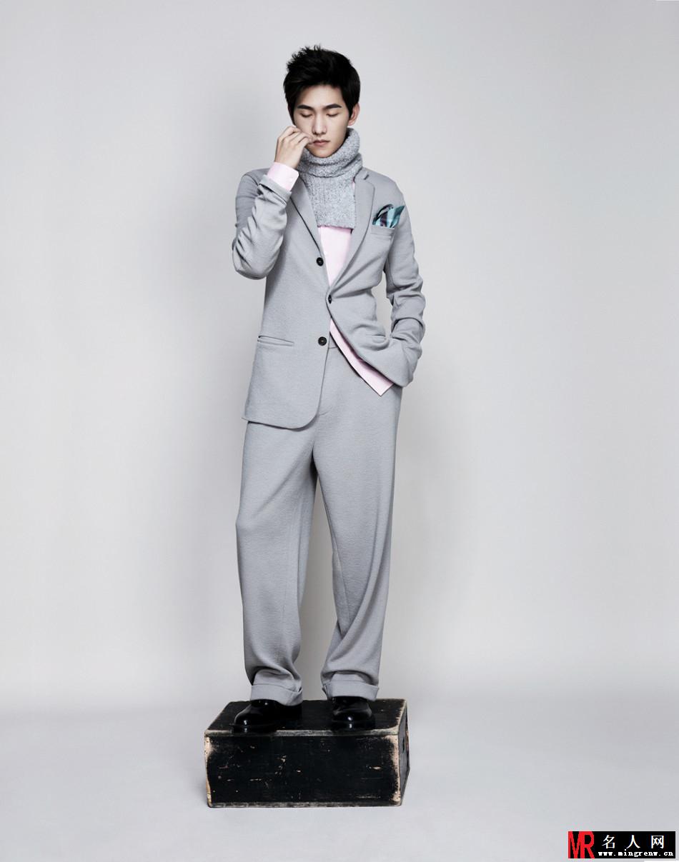 杨洋时尚大片登封面 帅气造型展暖男魅力(1)