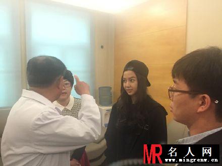 Angelababy面部鉴定:无任何动刀痕迹(1)