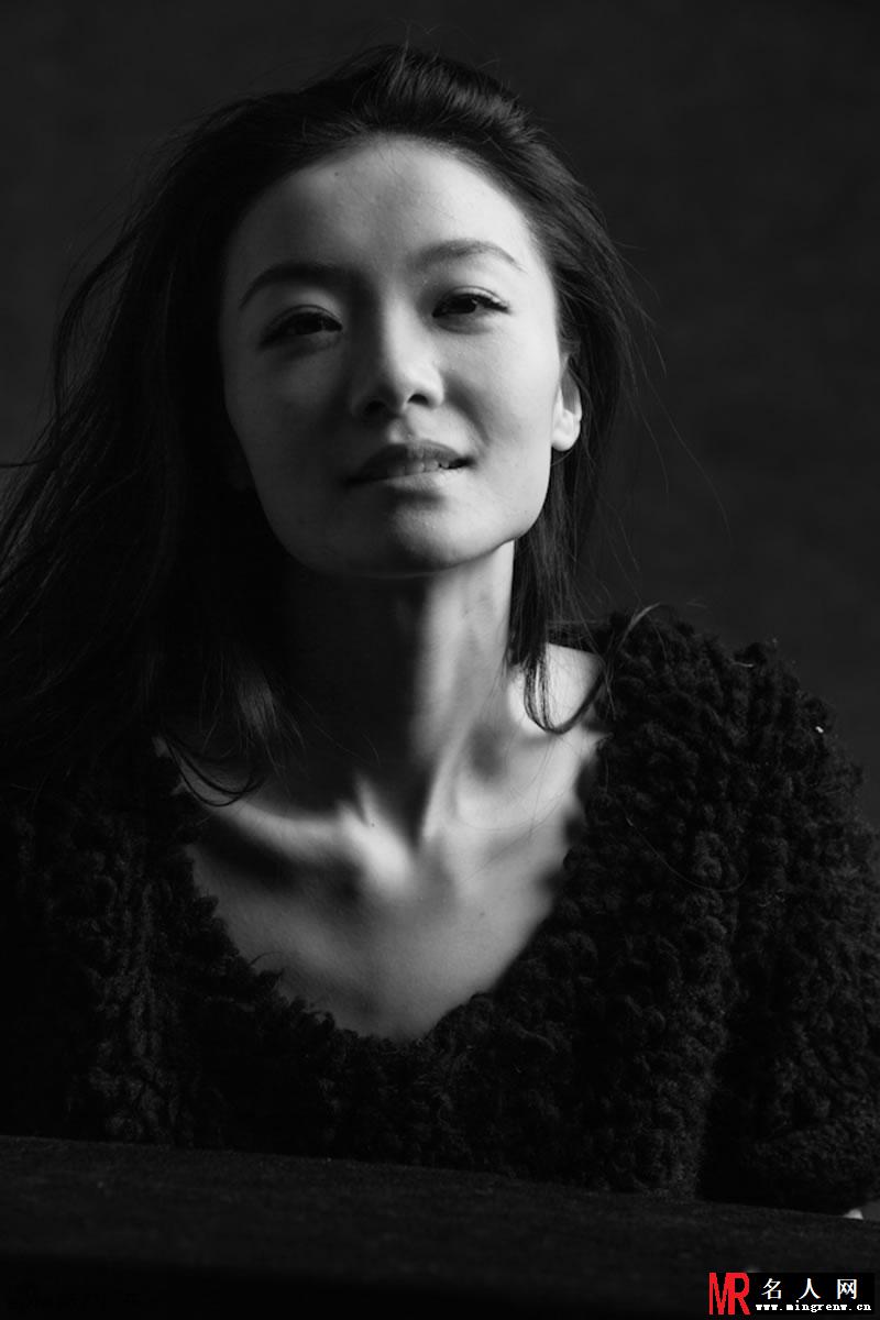 《万物生长》齐溪个人黑白素颜写真(1)