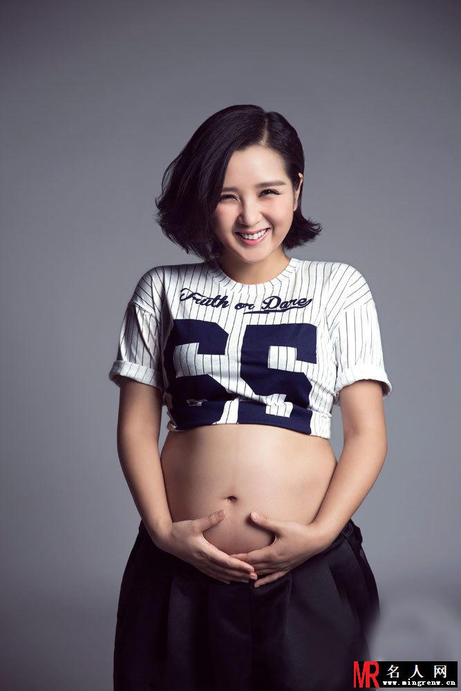 何洁时尚孕照曝光 大展辣妈别样风格(1)