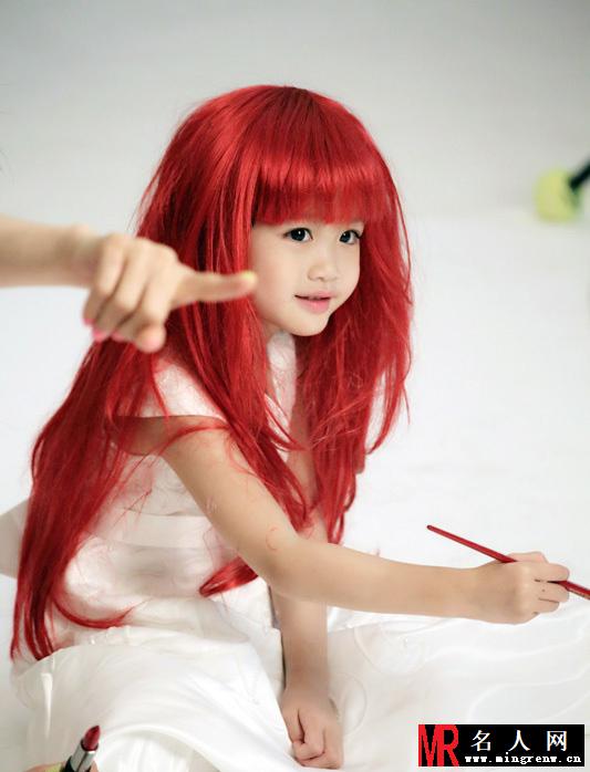 钟丽缇小女考拉美人鱼写真 偷抹口红鬼马精灵(1)