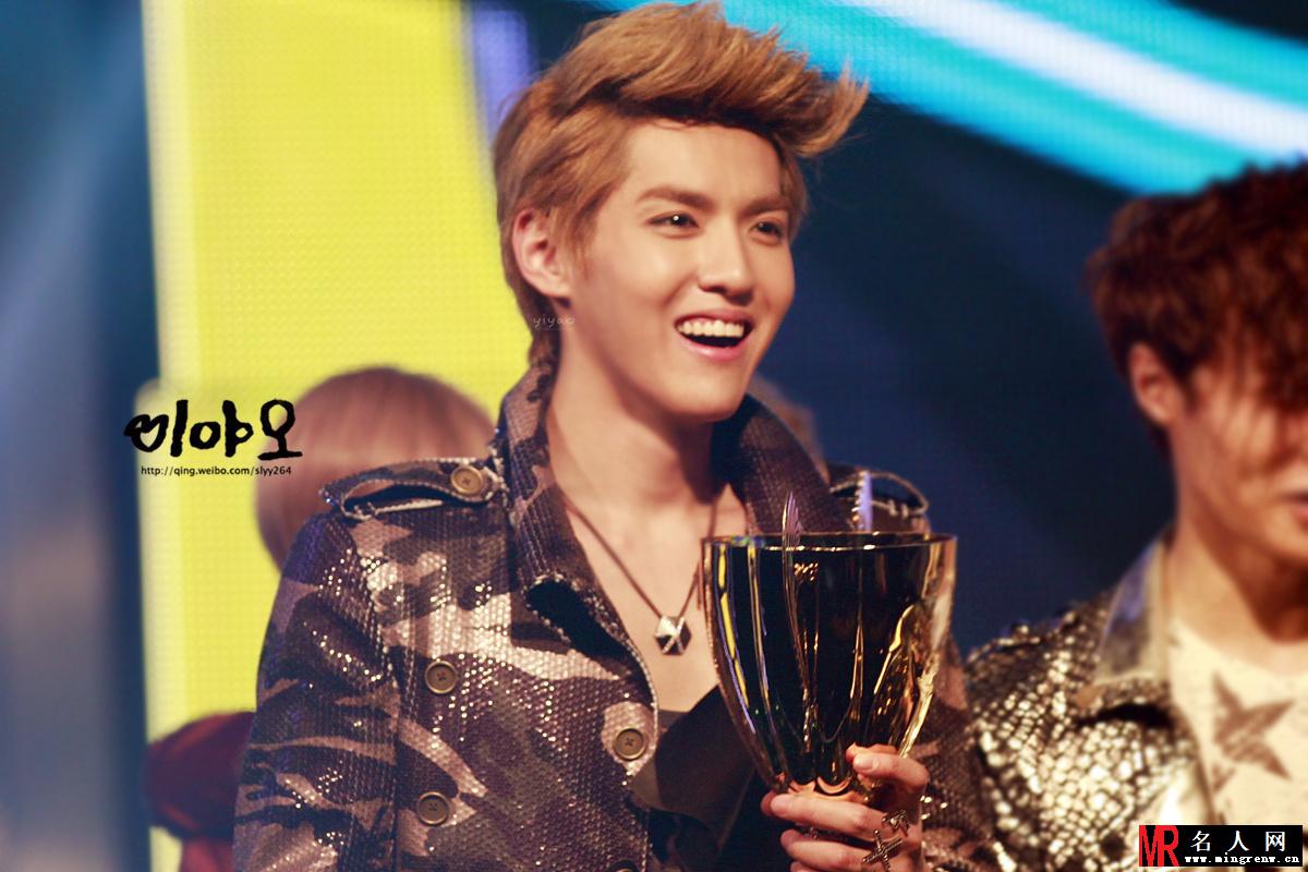 2012年EXO参加ShowChampion活动吴亦凡图片 颜值爆表(1)