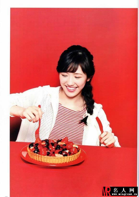 AKB48渡边麻友主演日剧《战斗吧！书店女孩》 性感俏皮拍写真(1)