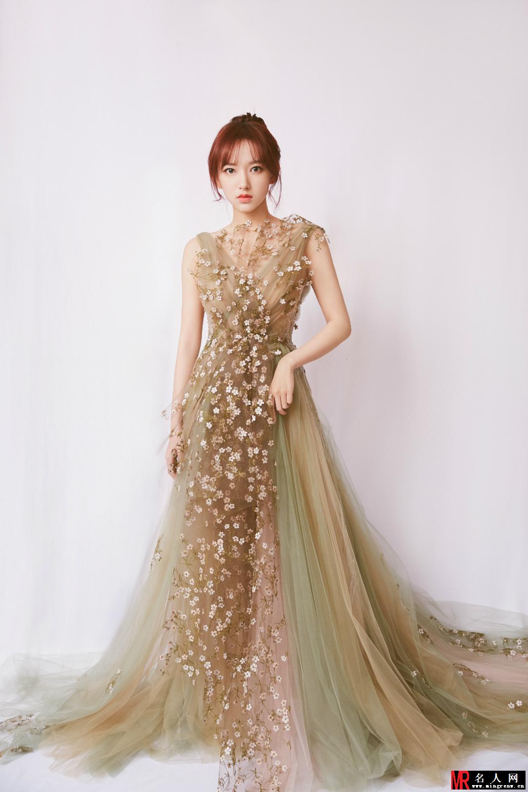 程潇出席风格大赏 尽显美少女清新灵动(1)