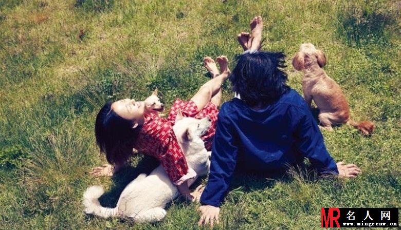 李孝利拍时尚大片 穿黑色内衣诱老公(1)