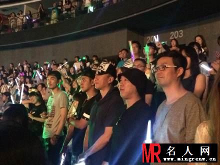 《极限挑战》兄弟集体捧场EXO上海演唱会 张艺兴备受感动(1)