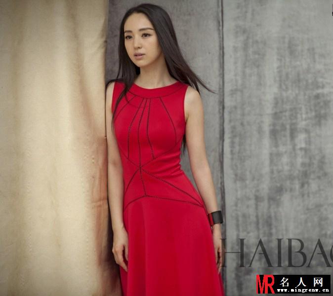 董璇时尚写真曝光  黑色长发更具女人味(1)