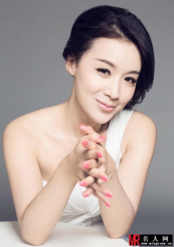 姚芊羽整容后最新写真 精致妆容显优雅(1)