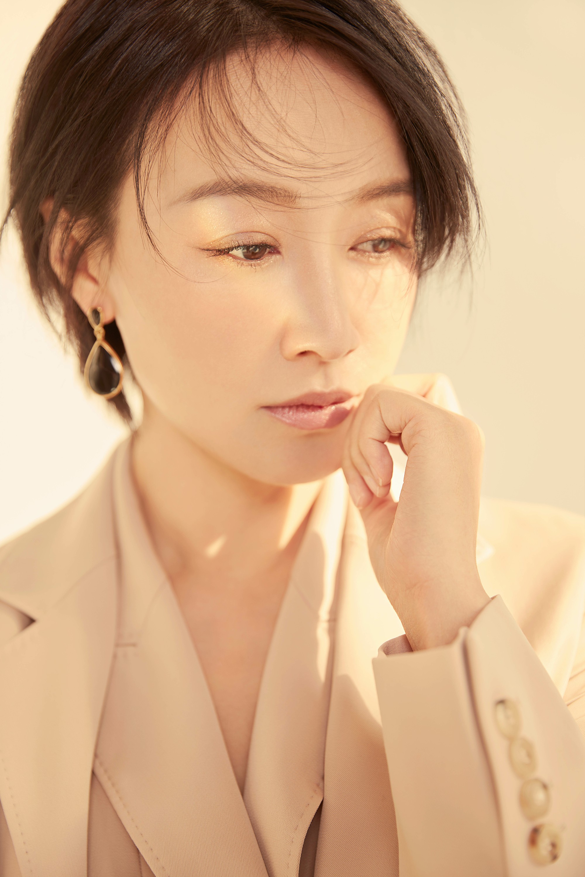 赵子琪暖春造型刚柔并济   活成别人羡慕的样子(1)